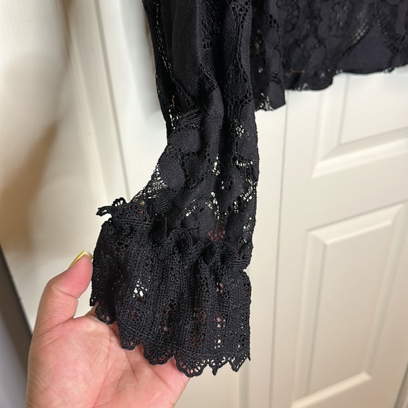 Guyueqiqin Cute Lace Ruffle Turkoise Neck Black Long Sleeve Blouse Size Large - Picture 2 of 7